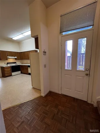 $450,000 | 912 Russell Boulevard, St. Louis, MO 63104