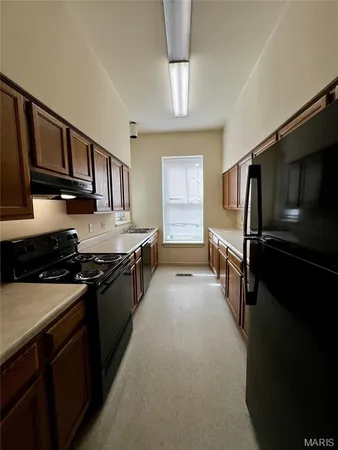 $450,000 | 912 Russell Boulevard, St. Louis, MO 63104