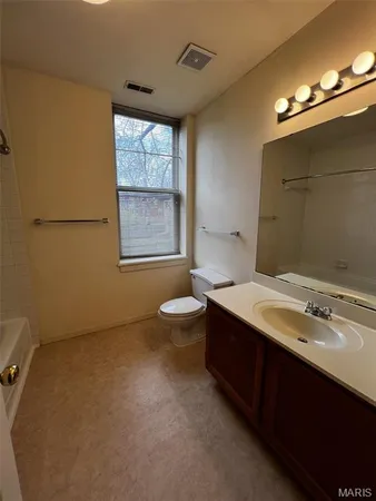 $450,000 | 912 Russell Boulevard, St. Louis, MO 63104