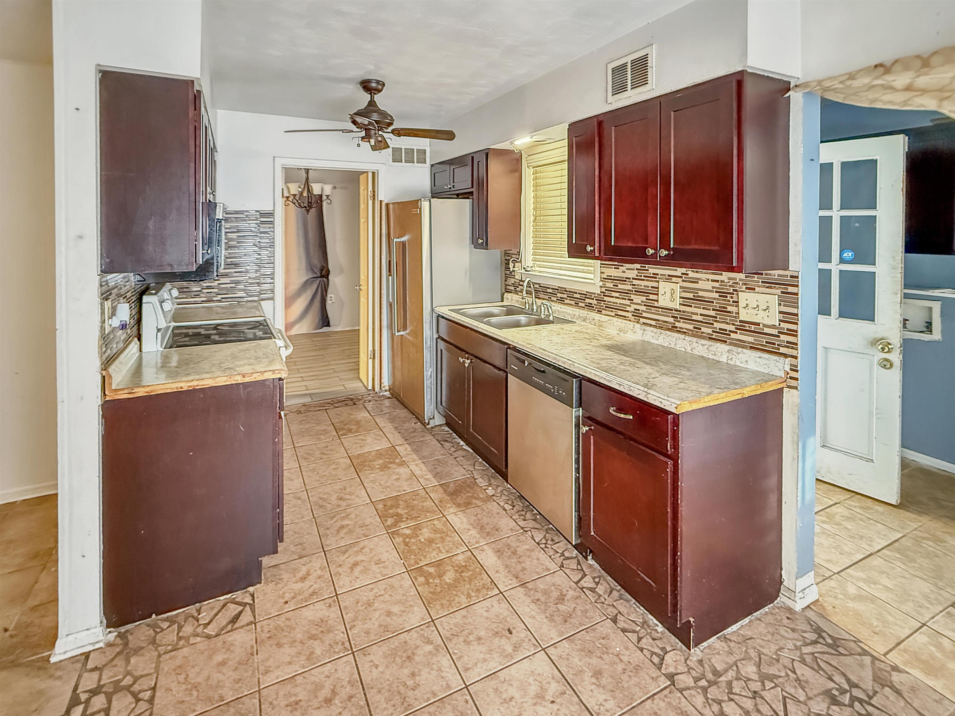 5209 Yale Road Memphis, TN 38134 - Photo 8 of 20