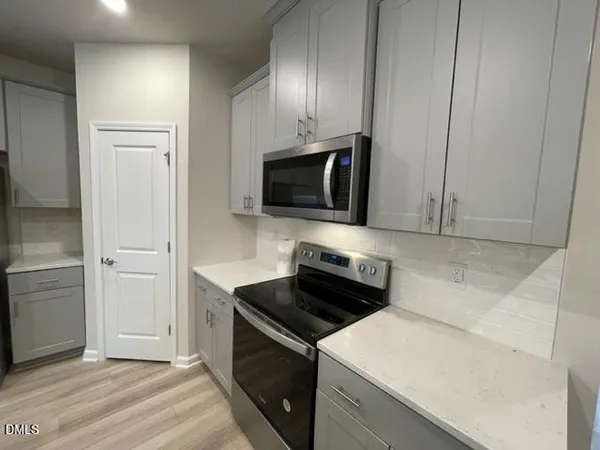 $1,750 | 214 Brook Farm Lane, Fuquay-Varina, NC 27526
