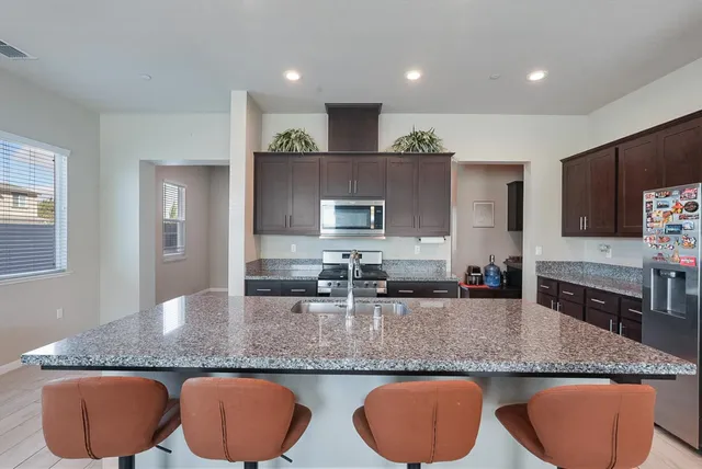 $585,000 | 396 Postma Street, Manteca, CA 95337