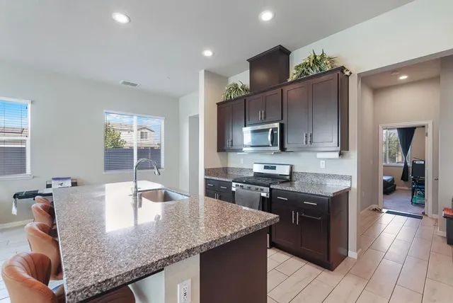 $585,000 | 396 Postma Street, Manteca, CA 95337