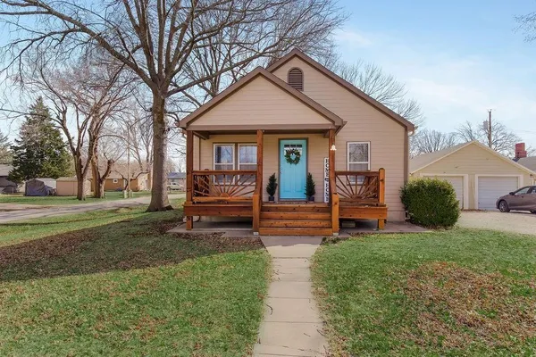 $260,000 | 601 South Peoria Street, Louisburg, KS 66053