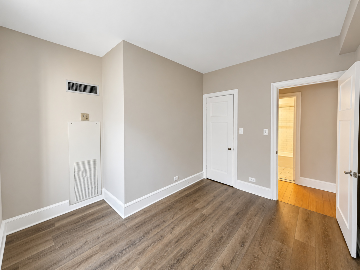 3170 North Sheridan Road, Unit 812 Chicago, IL 60657 - Photo 12 of 26 Gallery Image 12