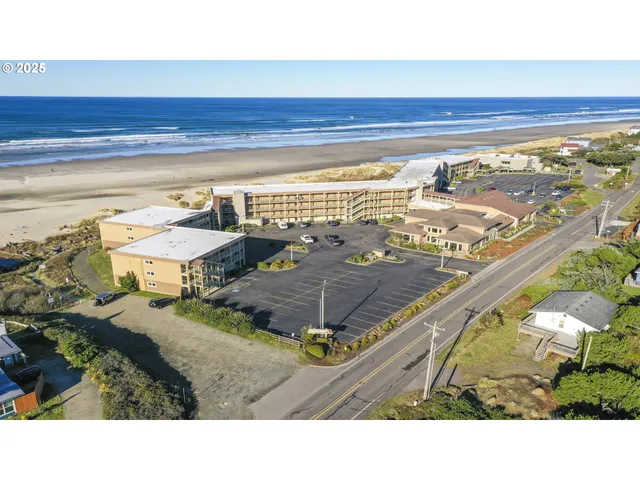 a black and white photo of a room
