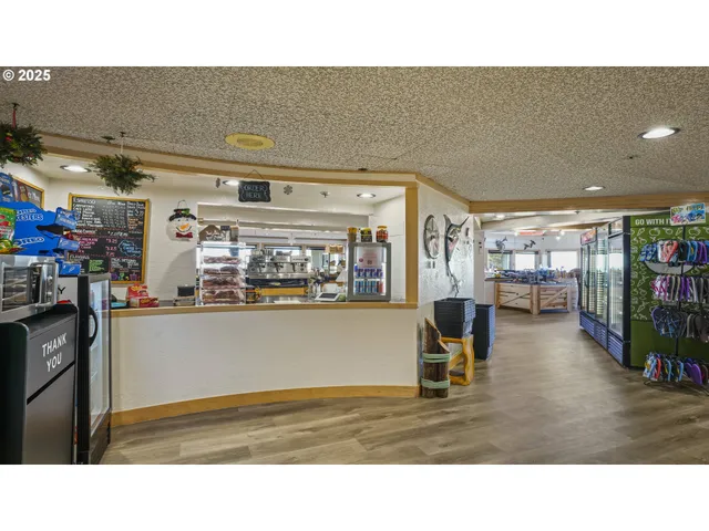 a black and white photo of a room