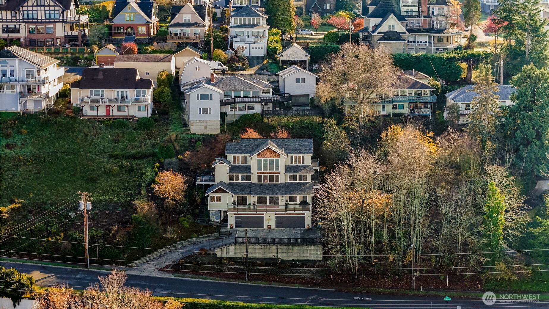 106 North State Street Bellingham, WA 98225 - Photo 31 of 34 a view of multiple houses with a yard