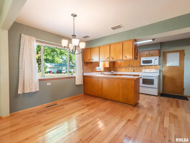 $234,900 | 337 Grace Street, Brimfield, IL 61517