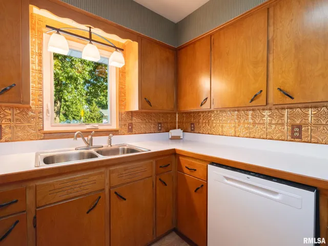 $234,900 | 337 Grace Street, Brimfield, IL 61517