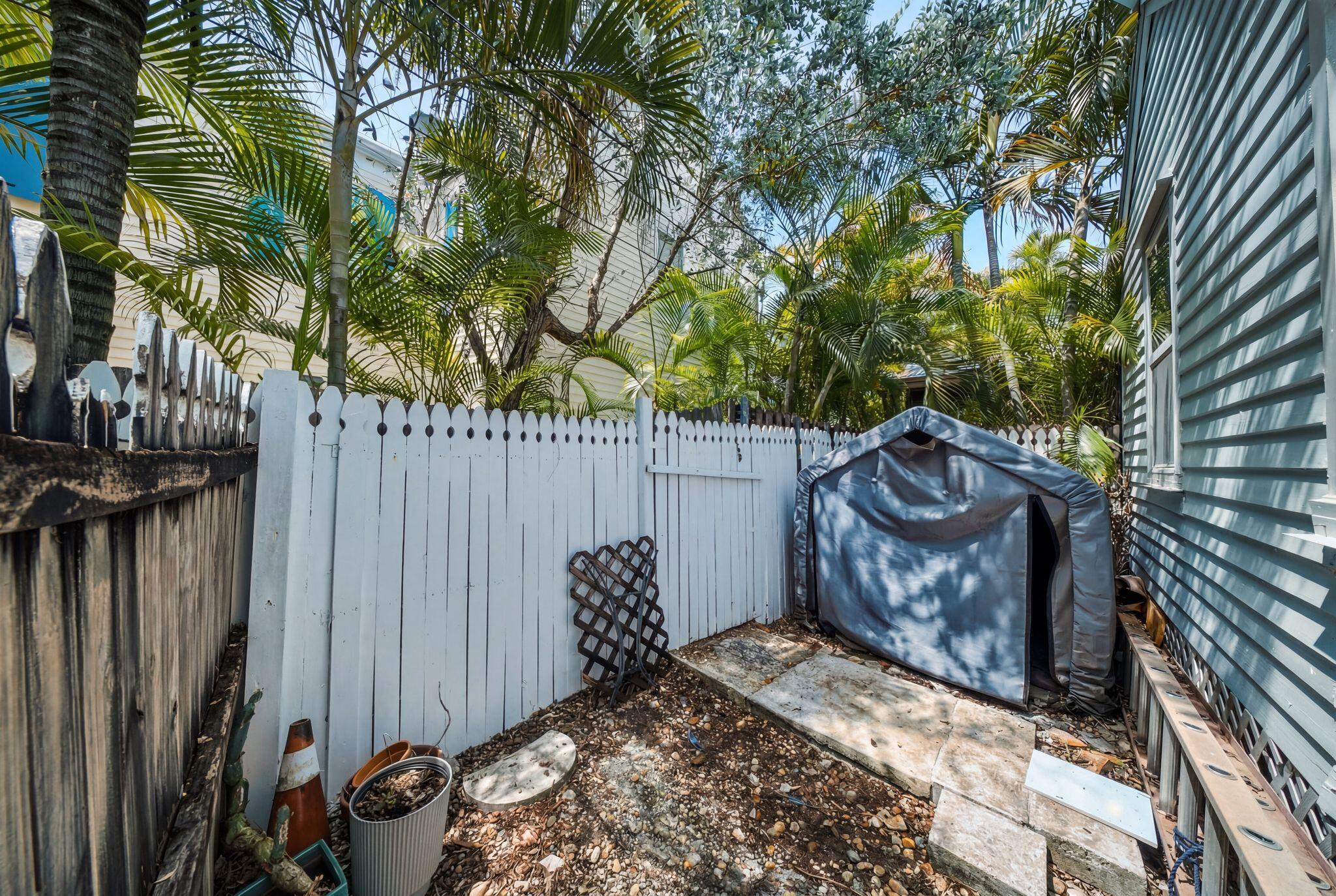 1222 Florida Street Key West, FL 33040 - Photo 27 of 38 22_KELS_-_1222_FLORIDA_ST_001 (4)