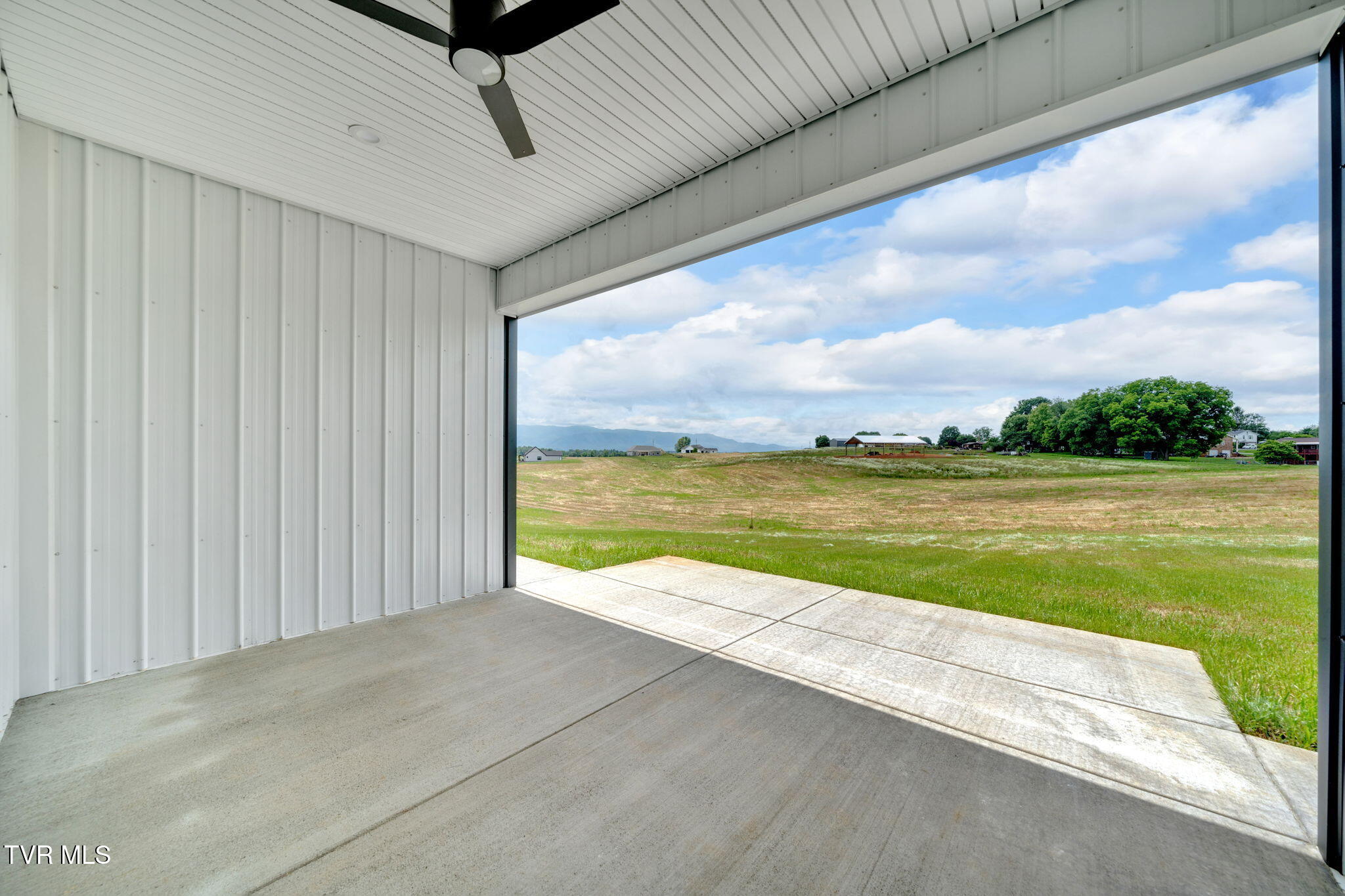 1930 Erwin Highway Greeneville, TN 37745 - Photo 30 of 36 35-web-or-mls-DSC09892