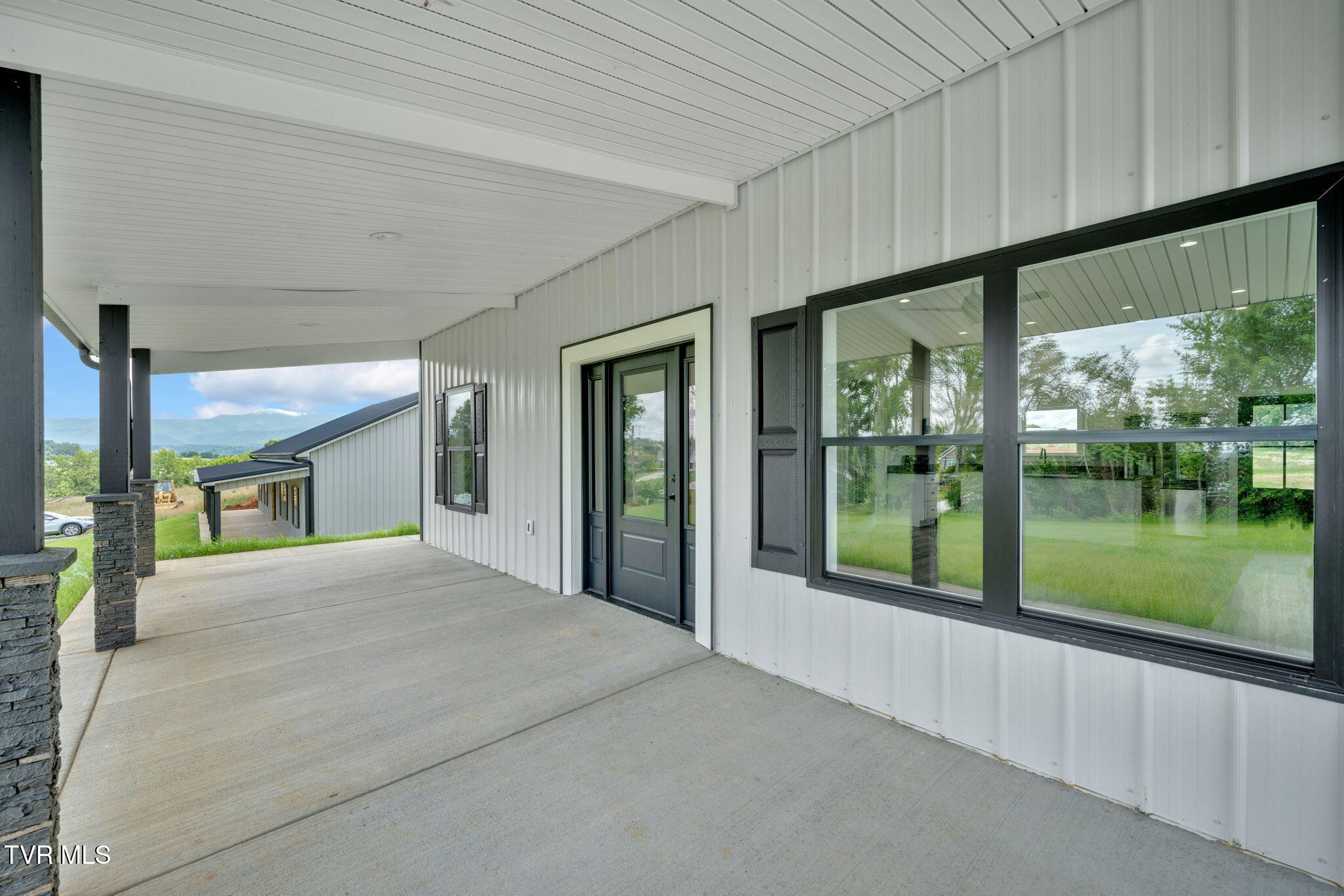 1930 Erwin Highway Greeneville, TN 37745 - Photo 5 of 36 40-web-or-mls-DSC09907