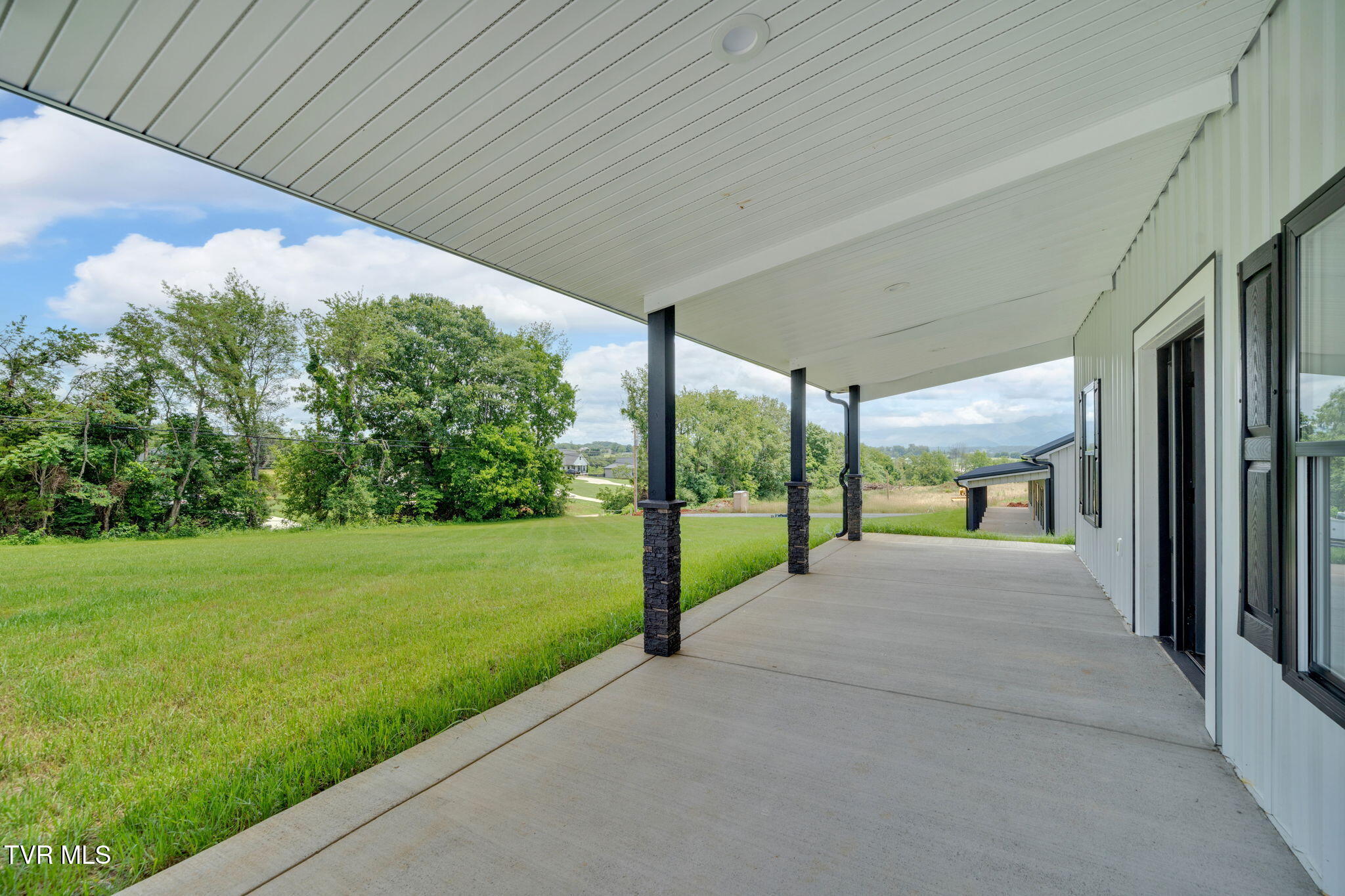 1930 Erwin Highway Greeneville, TN 37745 - Photo 6 of 36 39-web-or-mls-DSC09904