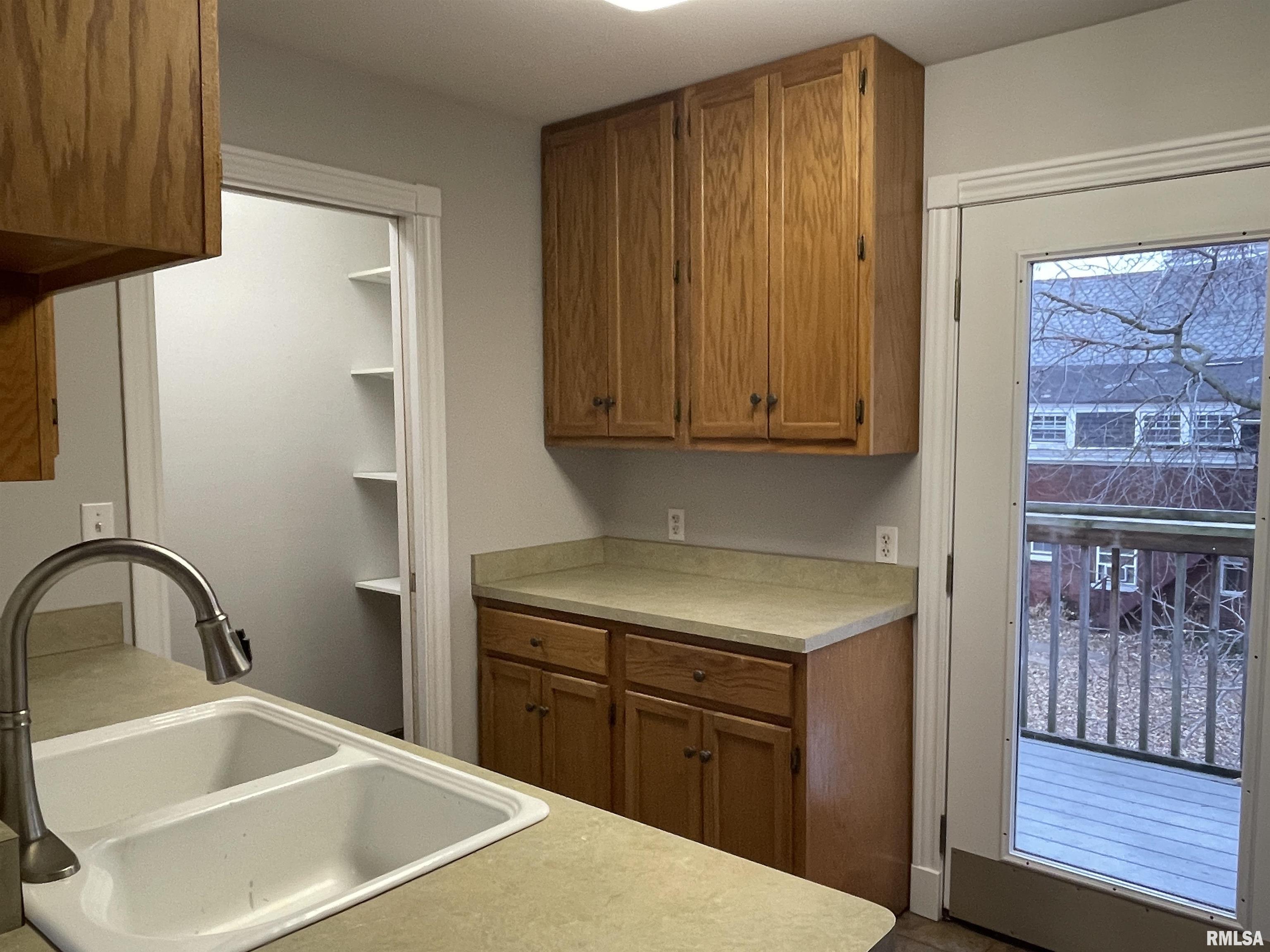 902 North Sheridan Road Peoria, IL 61606 - Photo 14 of 30 Gallery Image 14