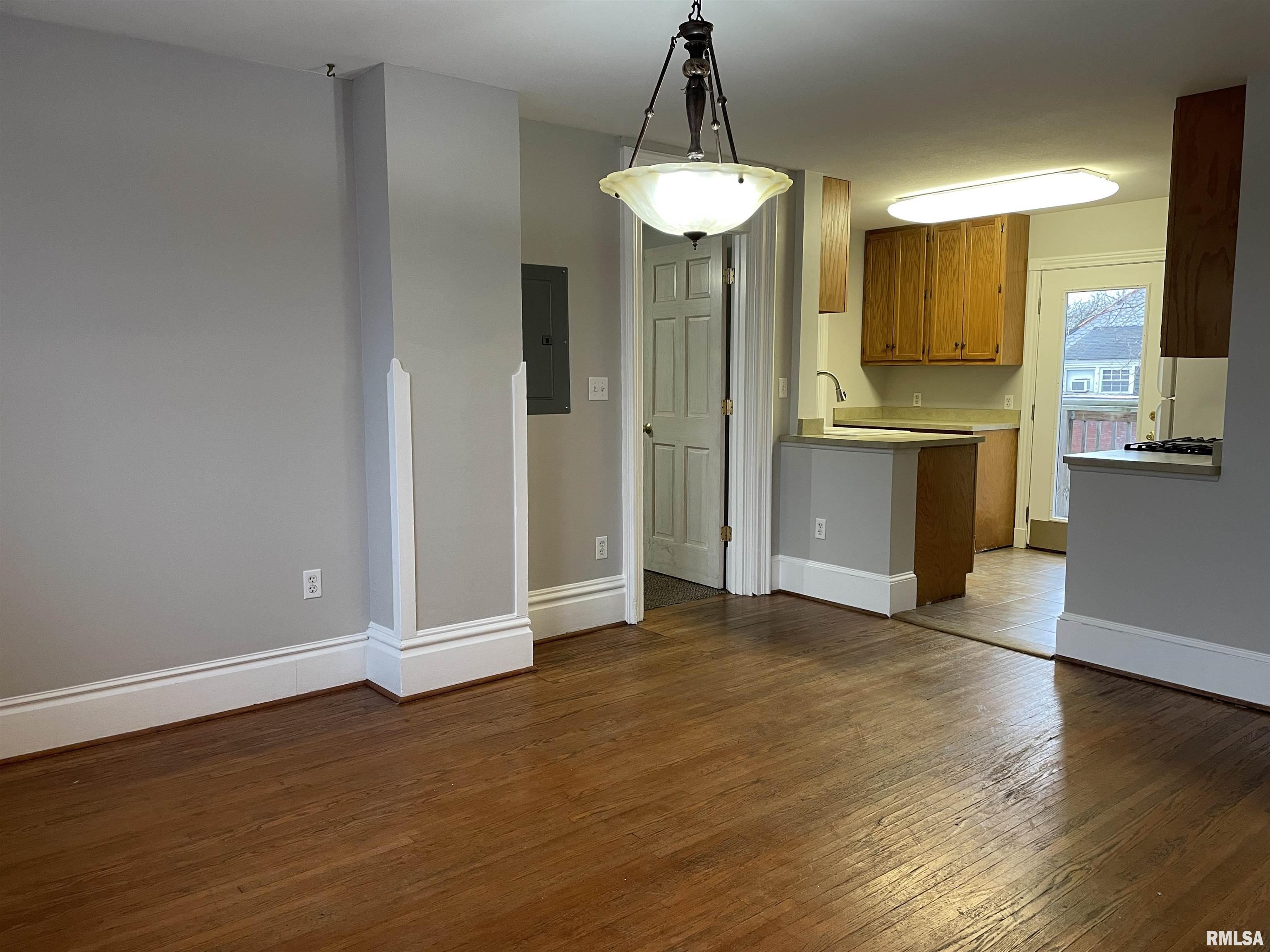 902 North Sheridan Road Peoria, IL 61606 - Photo 10 of 30 Gallery Image 10
