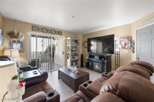 $149,900 | 3550 Bay Sands Drive, Unit 1070, Laughlin, NV 89029