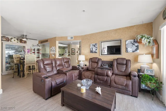 $149,900 | 3550 Bay Sands Drive, Unit 1070, Laughlin, NV 89029