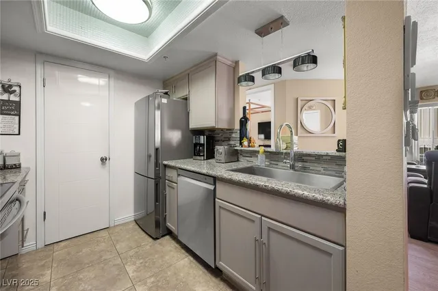 $149,900 | 3550 Bay Sands Drive, Unit 1070, Laughlin, NV 89029