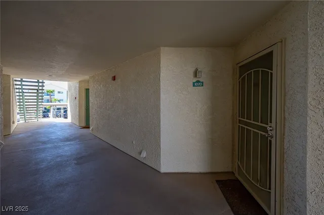 $149,900 | 3550 Bay Sands Drive, Unit 1070, Laughlin, NV 89029