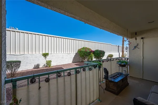 $139,900 | 3550 Bay Sands Drive, Unit 1070, Laughlin, NV 89029
