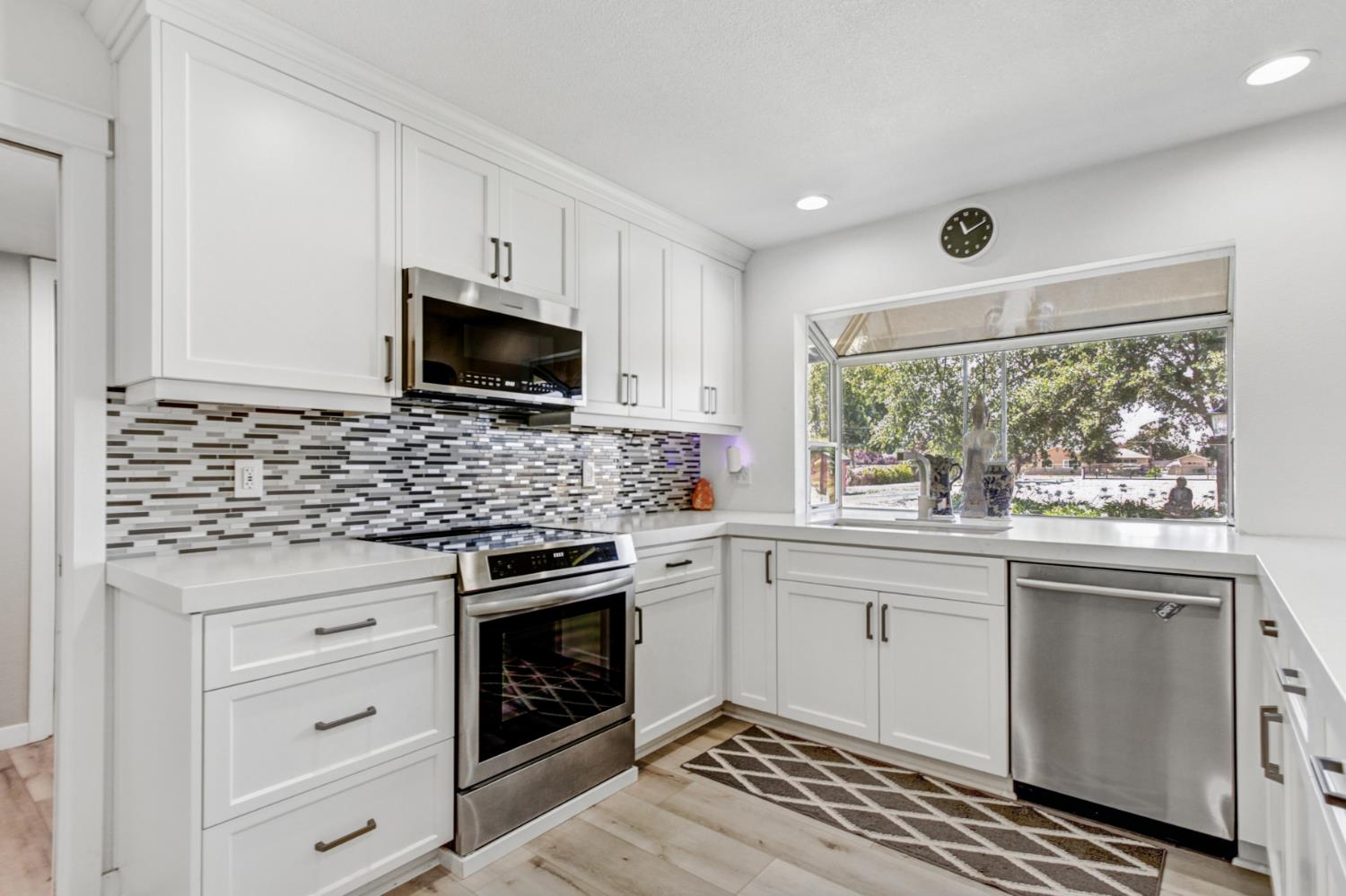 9529 Sheldon Road Elk Grove, CA 95624 - Photo 12 of 68