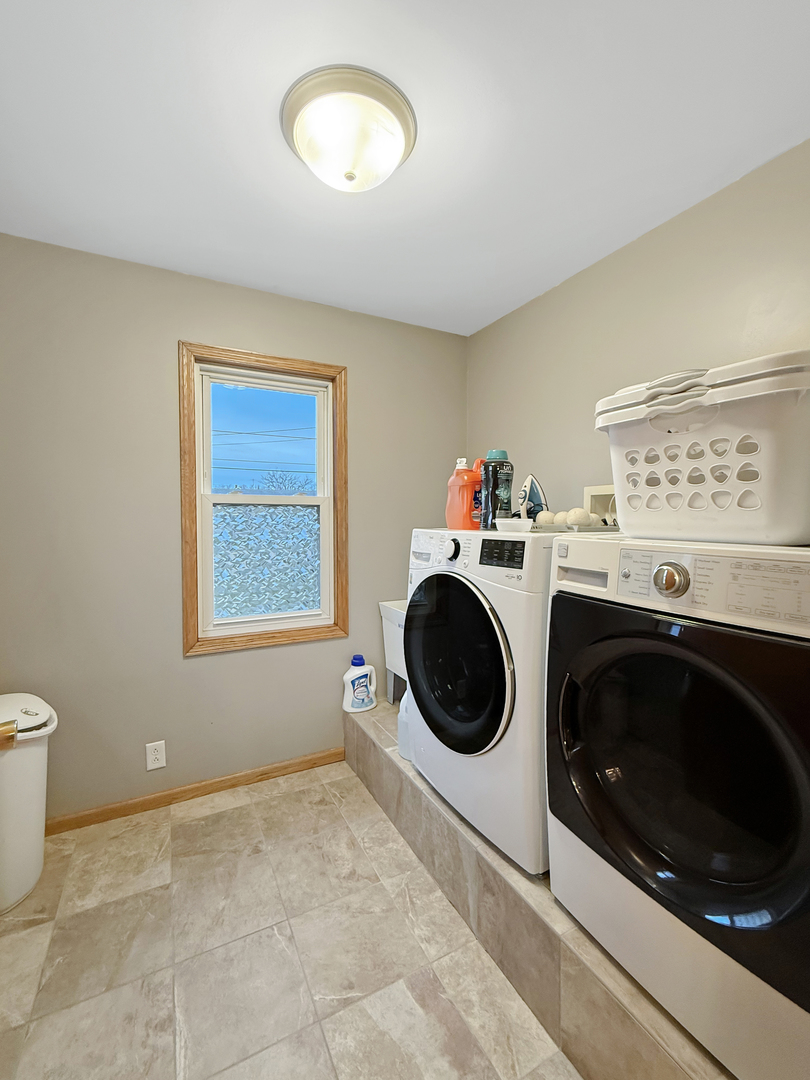 415 Grove Lena, IL 61048 - Photo 18 of 43