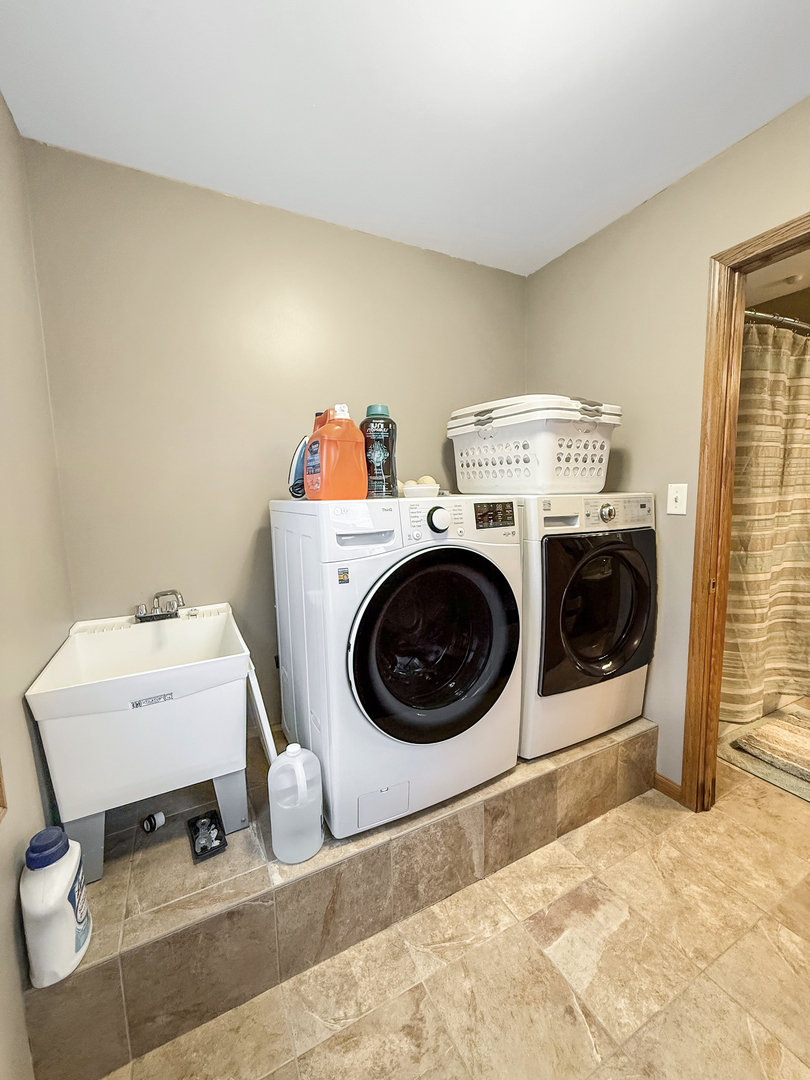 415 Grove Lena, IL 61048 - Photo 29 of 43