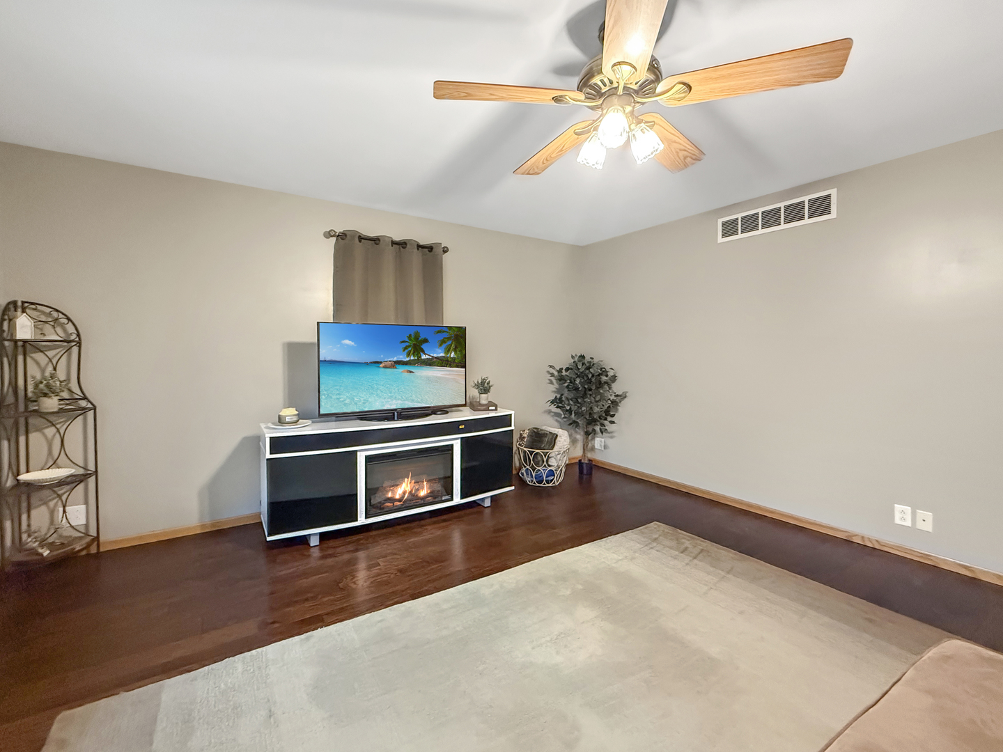 415 Grove Lena, IL 61048 - Photo 8 of 43