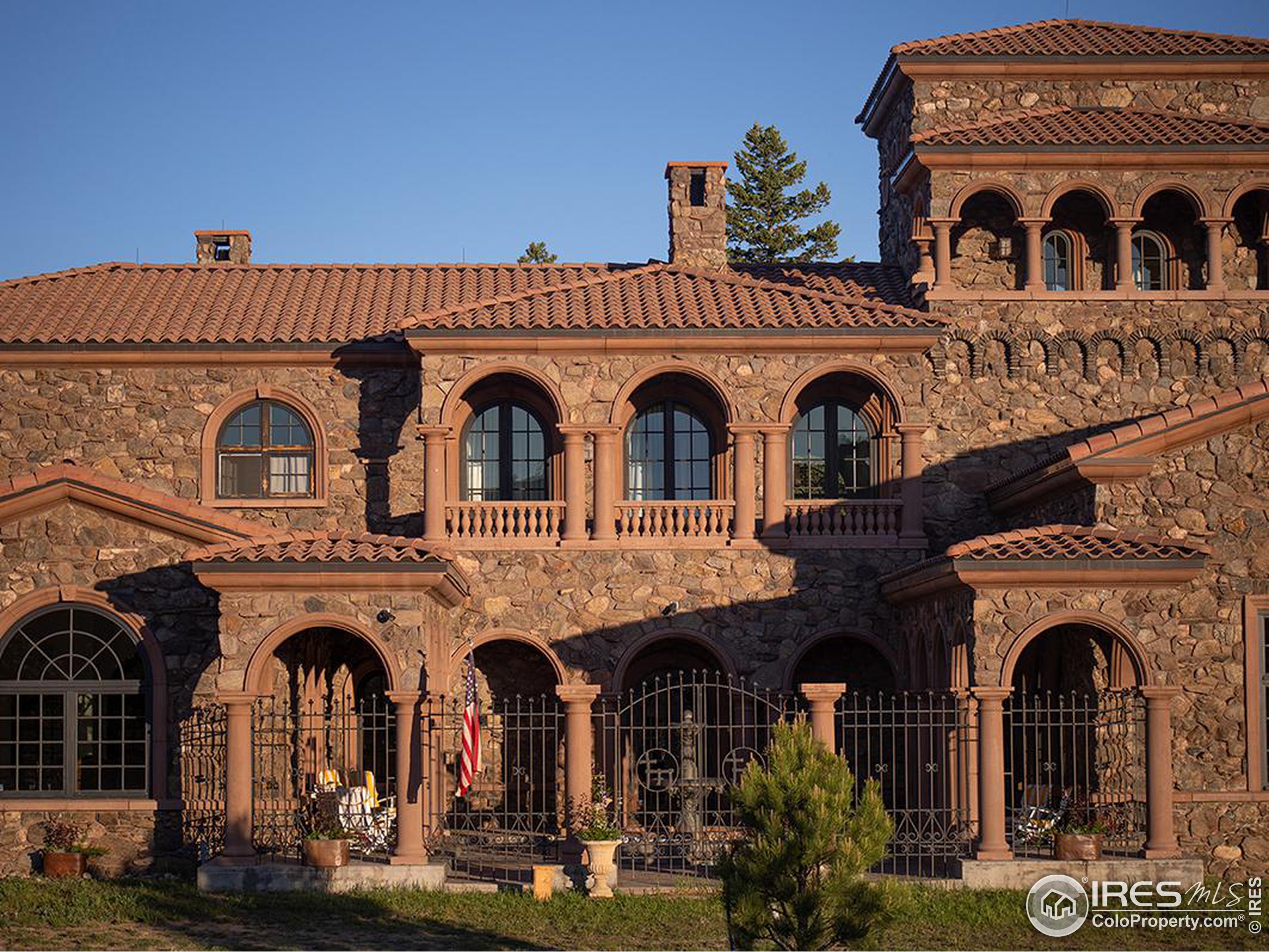 9200 Old Flowers Road Bellvue, CO 80512 - Photo 14 of 50 a view of a large building with lot of windows