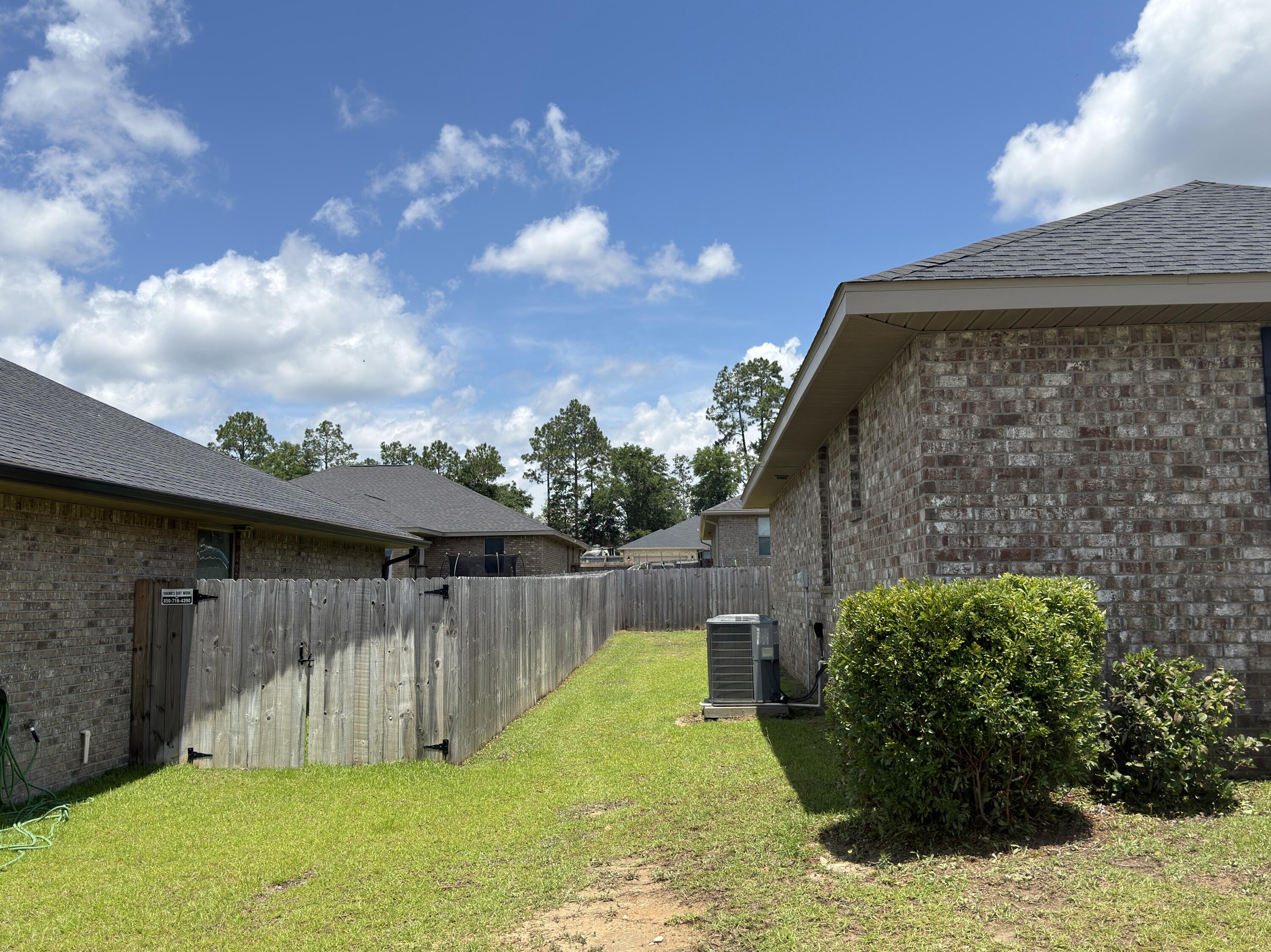 2112 Queen Street Crestview, FL 32536 - Photo 24 of 26 left side