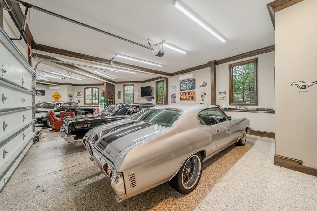 16339 Jetton Road Cornelius, NC 28031 - Photo 35 of 48 a living room with furniture and a window