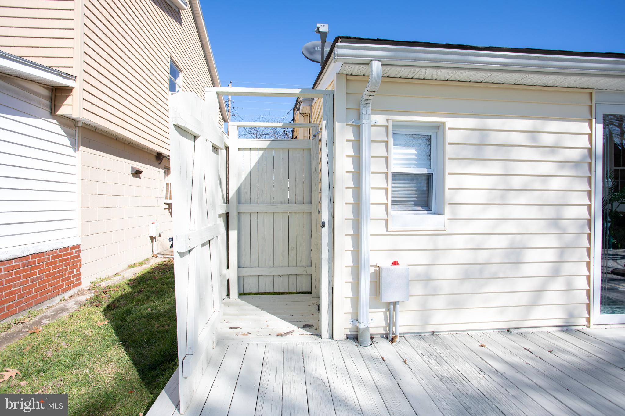 706 Travelers Rest Road Hague, VA 22469 - Photo 25 of 40 Outdoor shower