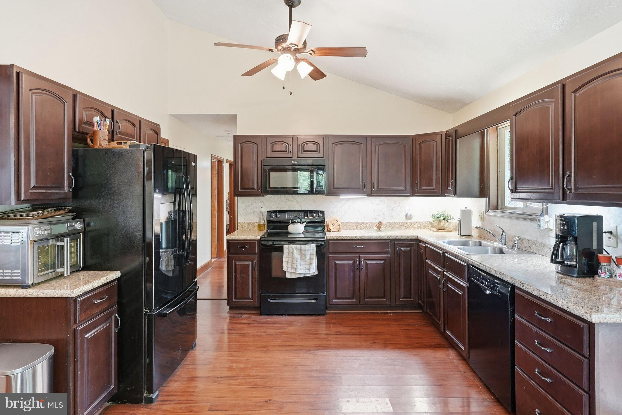648 Creek Road Front Royal, VA 22630 - Photo 20 of 72 Kitchen