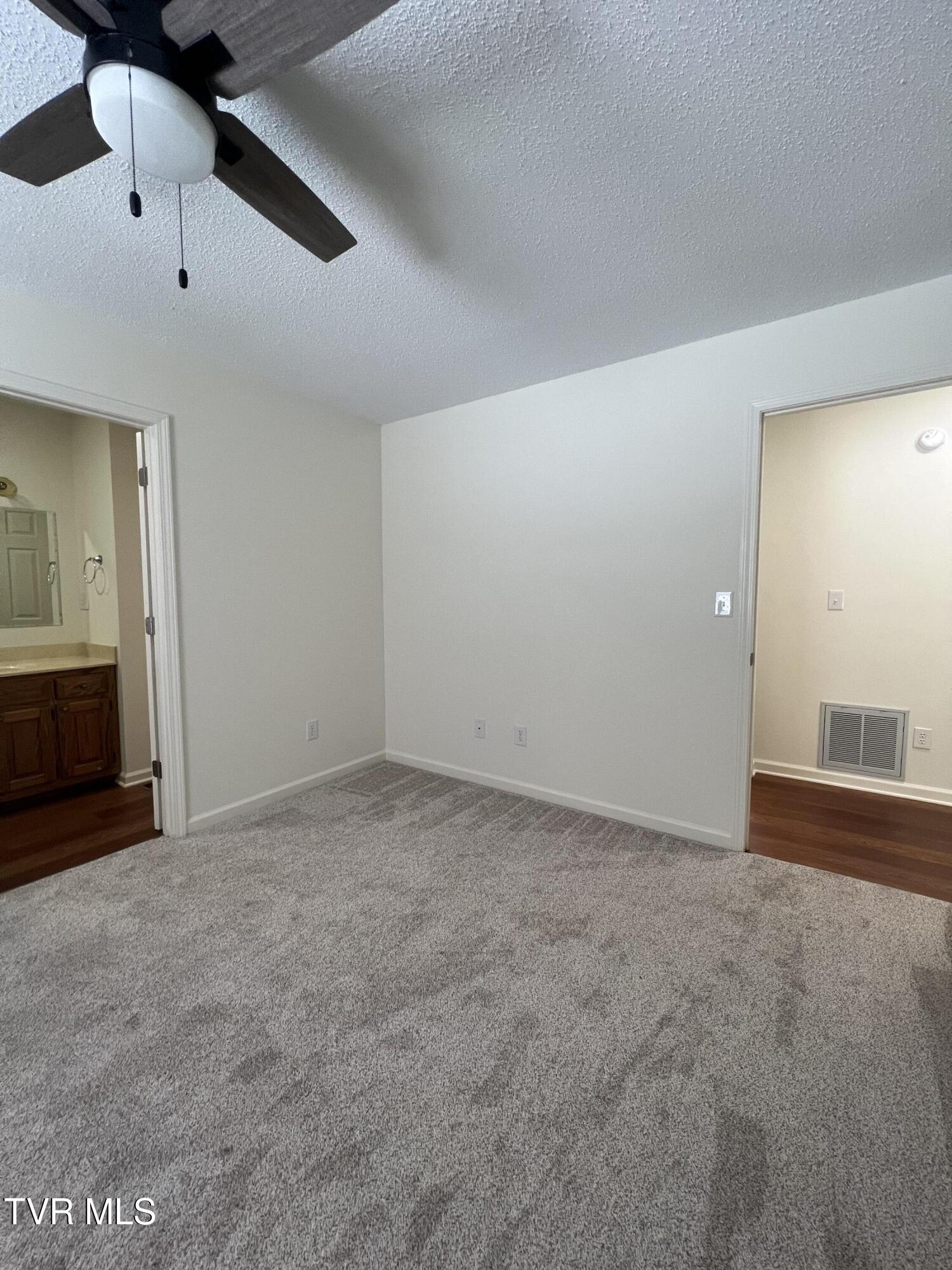 423 Fairgrounds Road, Unit 7 Greeneville, TN 37745 - Photo 21 of 23 IMG_7176