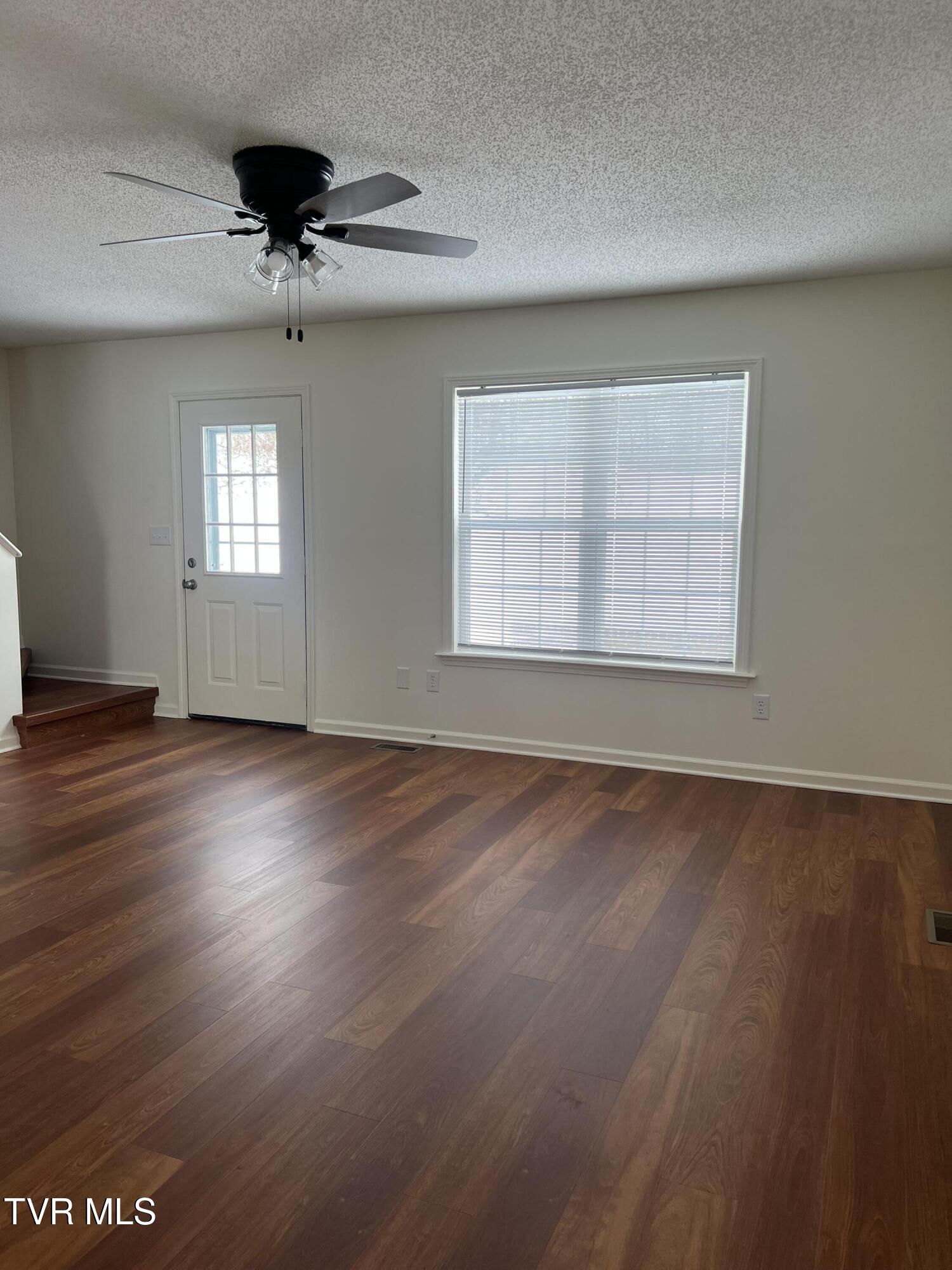 423 Fairgrounds Road, Unit 7 Greeneville, TN 37745 - Photo 4 of 23 IMG_7160