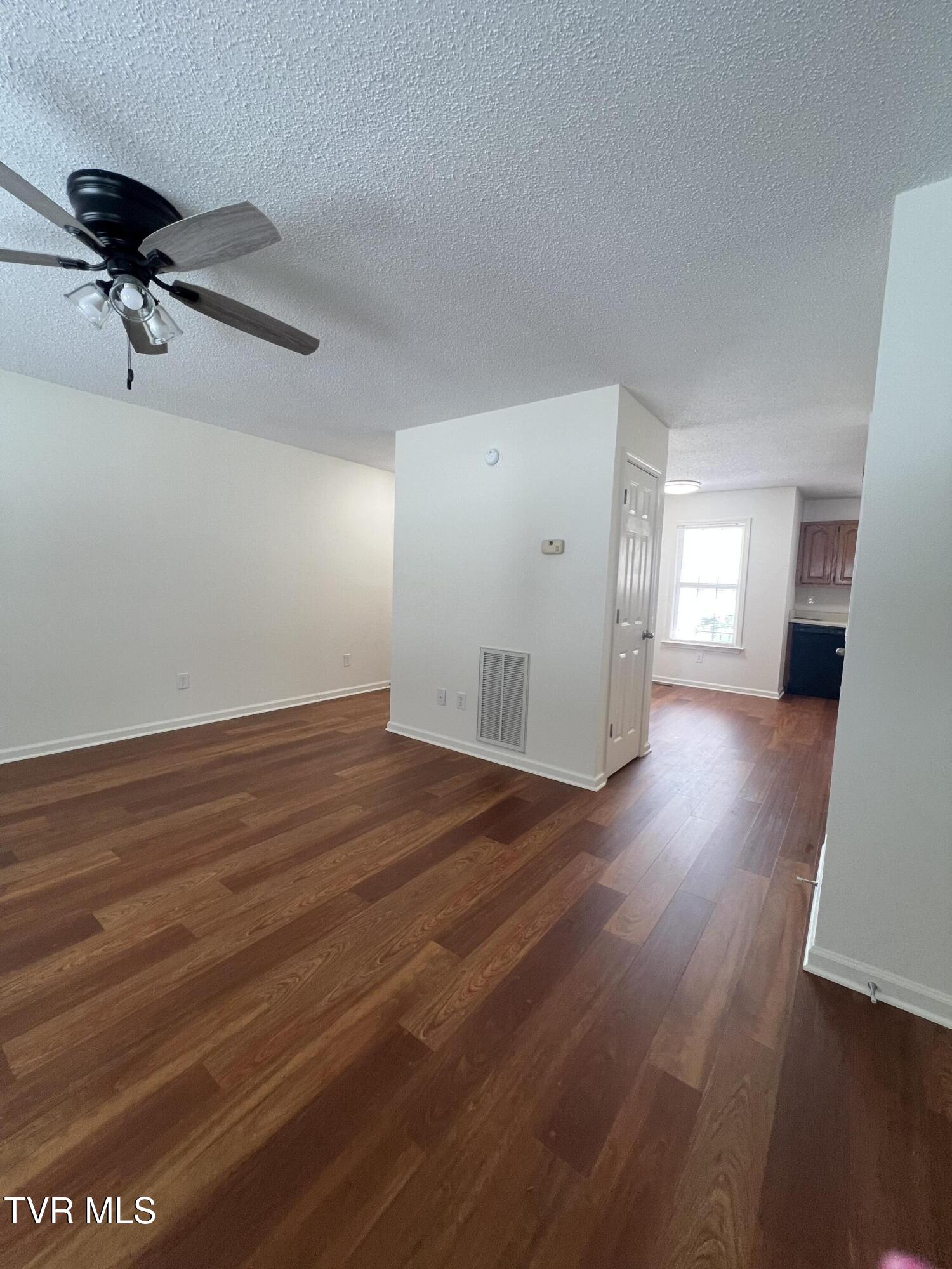 423 Fairgrounds Road, Unit 7 Greeneville, TN 37745 - Photo 10 of 23 IMG_7166