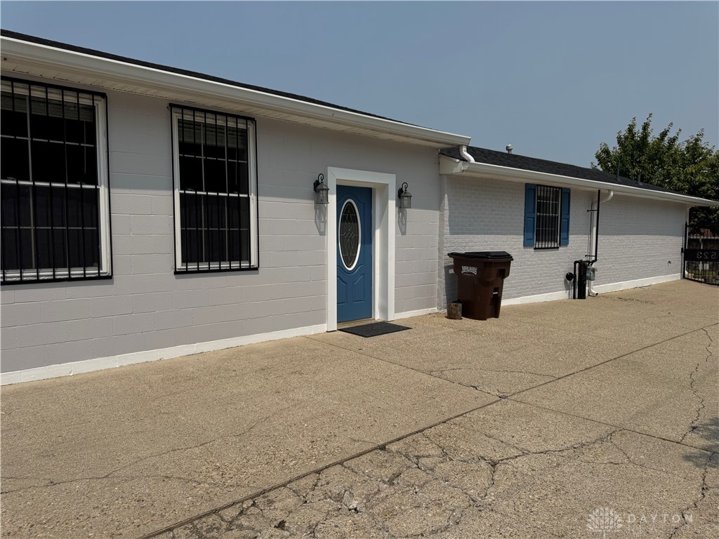 523 Newport Road Xenia, OH 45385 - Photo 5 of 43