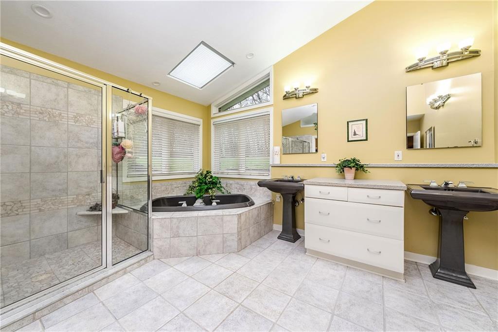 1030 Woodland Road Pittsburgh, PA 15237 - Photo 17 of 25 Gallery Image 17
