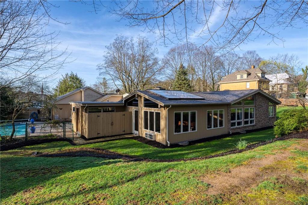 1030 Woodland Road Pittsburgh, PA 15237 - Photo 3 of 25 Gallery Image 3