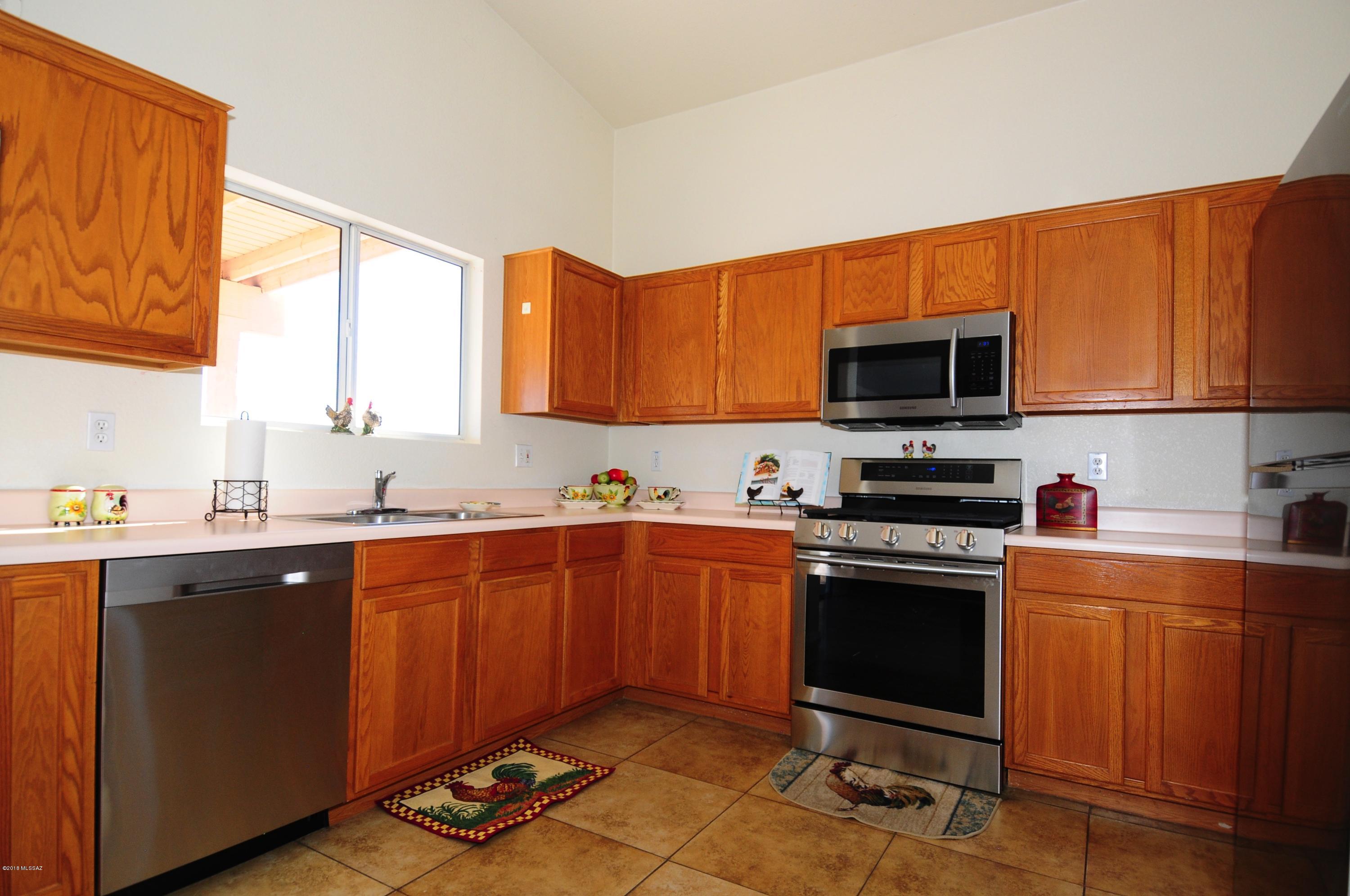 2676 North Splitwood Avenue Tucson, AZ 85745 - Photo 3 of 20