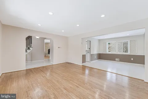 $1,200,000 | 11433 Beechgrove Lane, Potomac, MD 20854