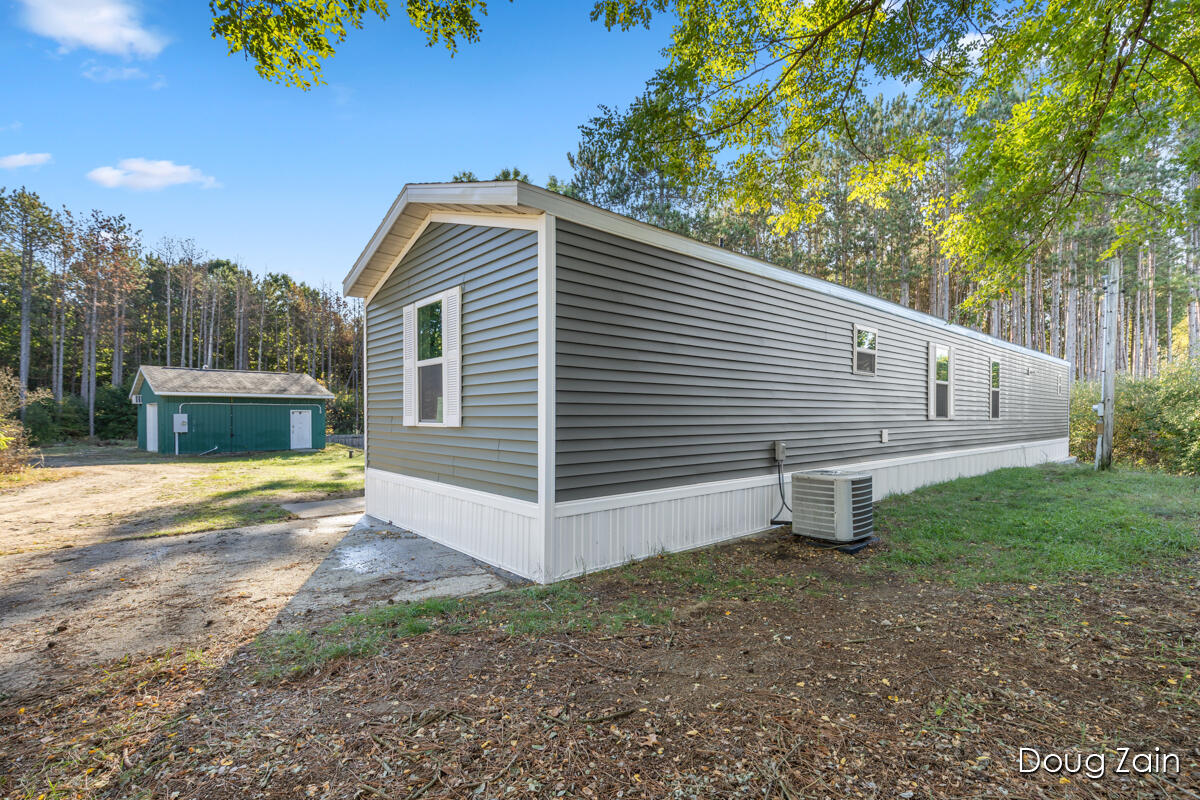 10037 West Colby Road Gowen, MI 49326 - Photo 27 of 28 IMG_1019