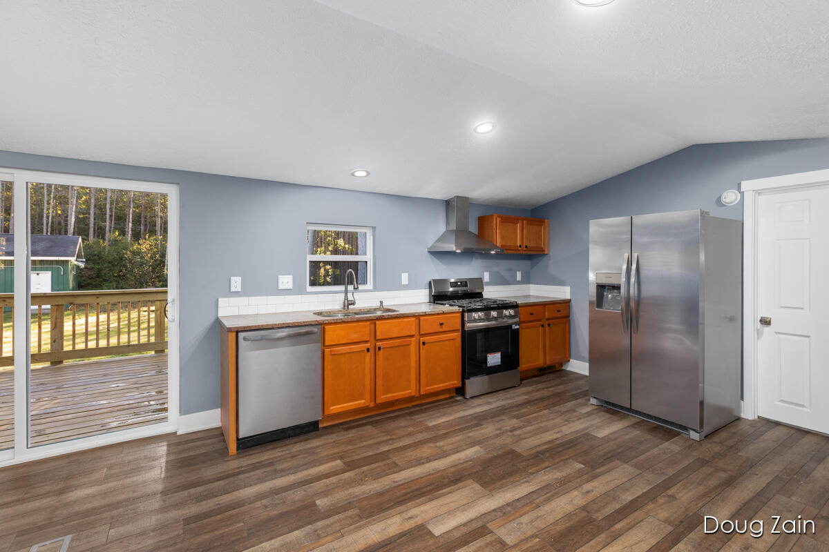 10037 West Colby Road Gowen, MI 49326 - Photo 4 of 28 IMG_1008