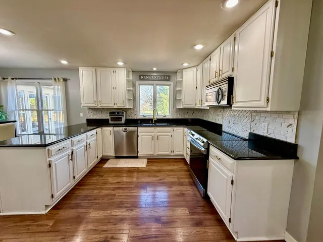 $484,900 | 106 White Oak Drive, Batesville, IN 47006