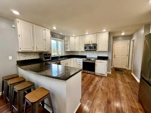 $484,900 | 106 White Oak Drive, Batesville, IN 47006