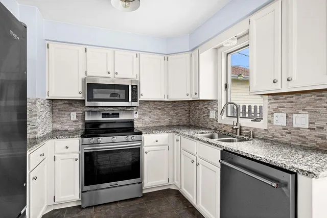 $359,900 | 5007 Colorado Street, Duluth, MN 55804