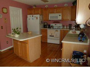 17 Wheat Ridge Road Sylva, NC 28779 - Photo 4 of 18 Gallery Image 4