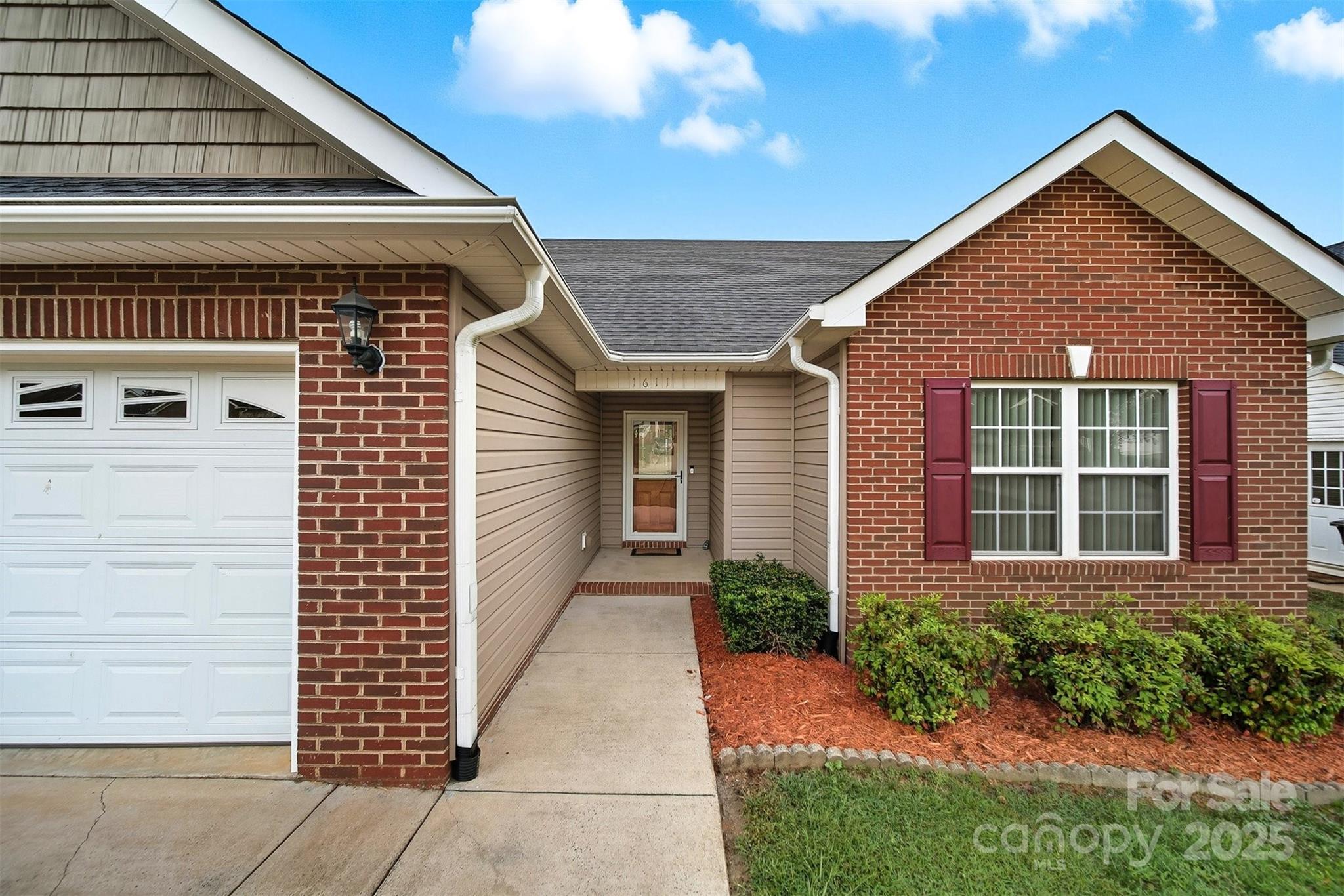 1611 Mayfair Drive Conover, NC 28613 - Photo 3 of 48