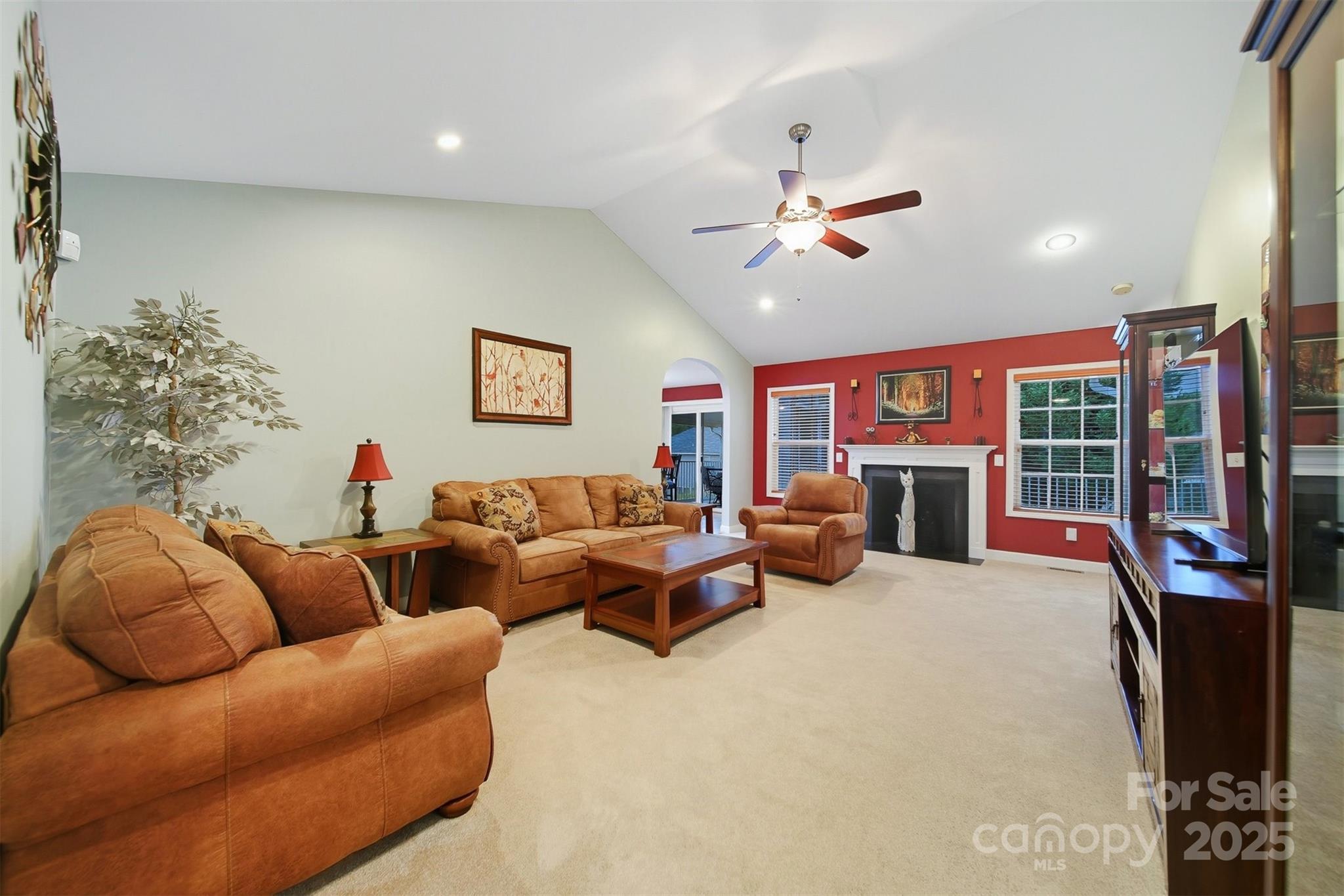 1611 Mayfair Drive Conover, NC 28613 - Photo 4 of 48